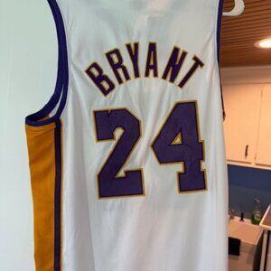 BRAND NEW Kobe Bryant 2008-09 White Mitchell & Ness 100% AUTHENTIC Jersey NWT